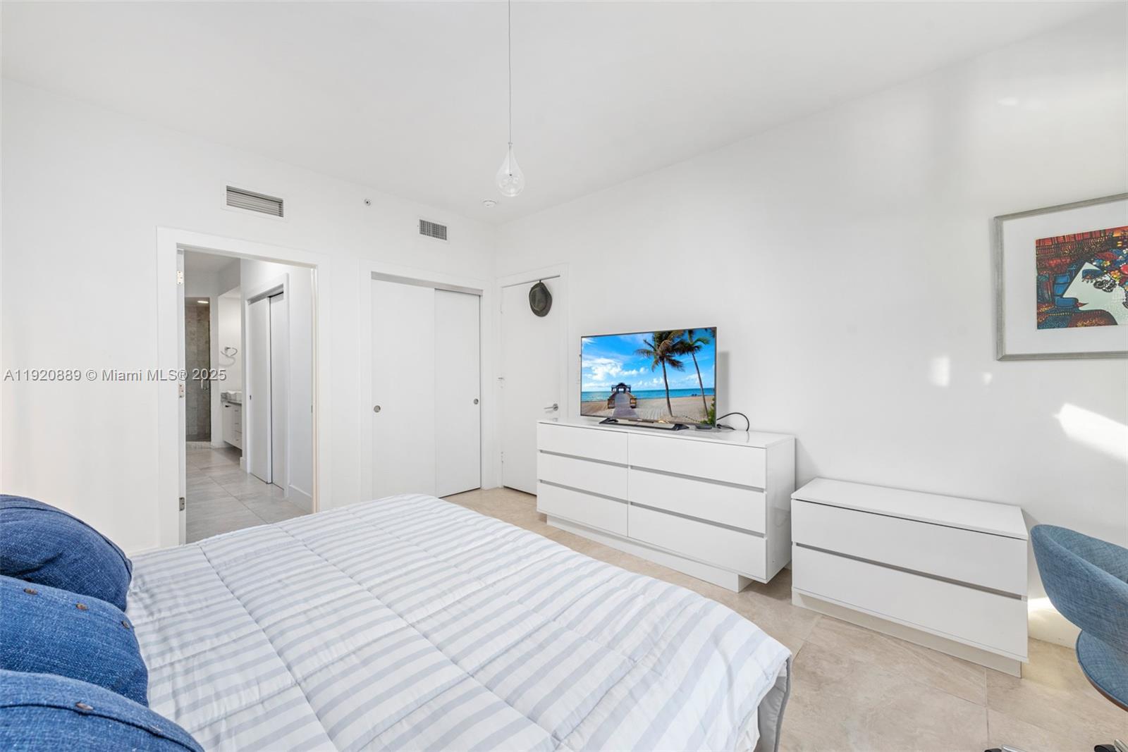 715 Crandon Blvd # 305