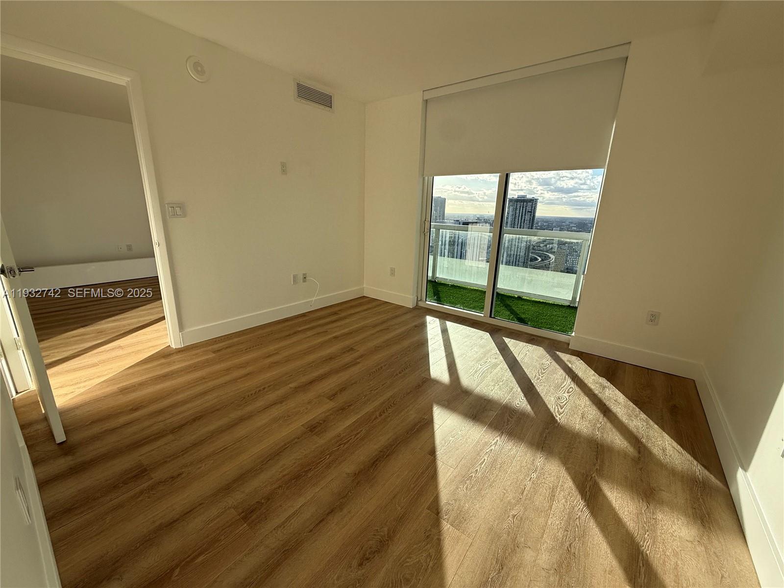 50 Biscayne Blvd # 4807