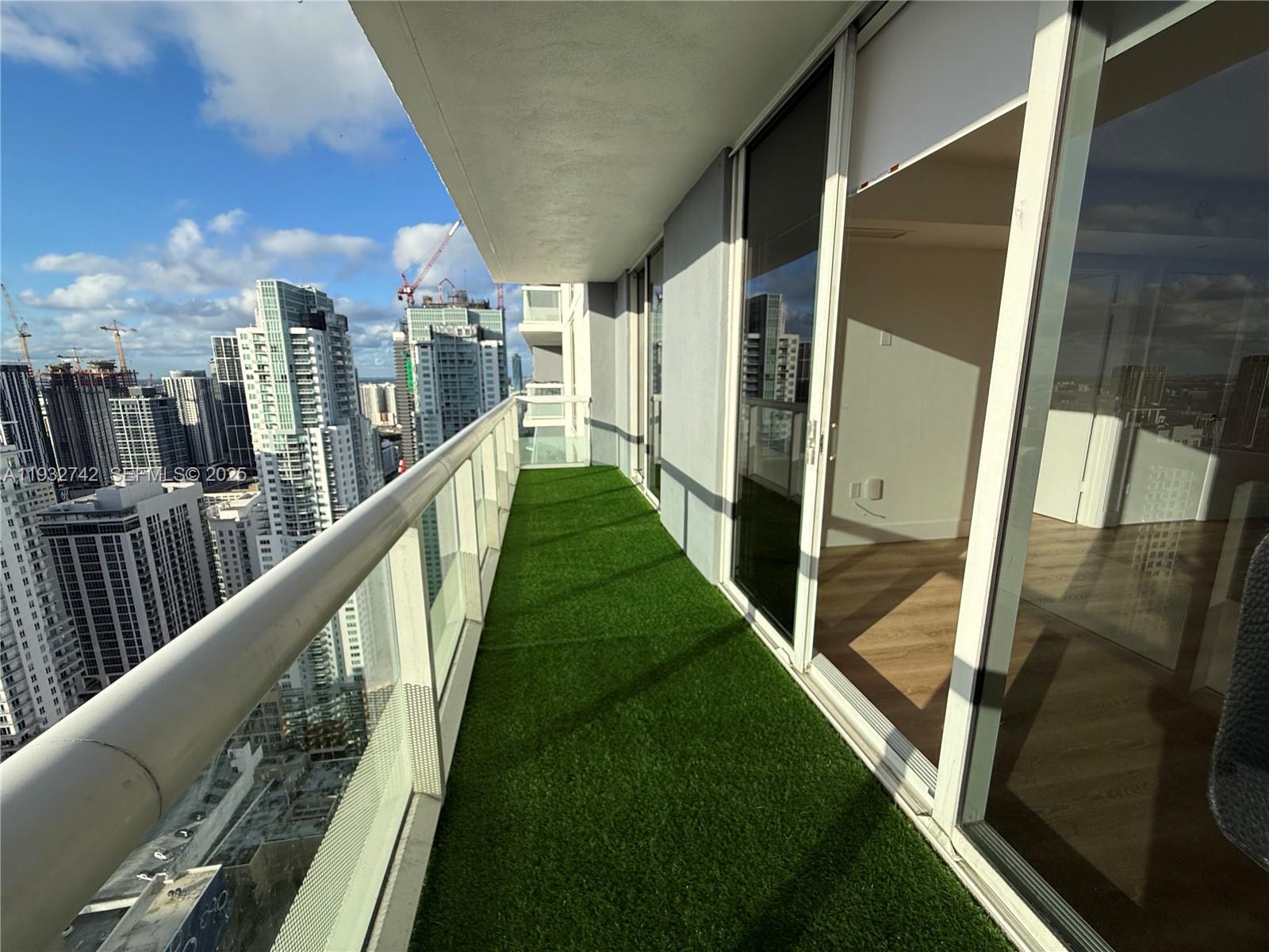 50 Biscayne Blvd # 4807