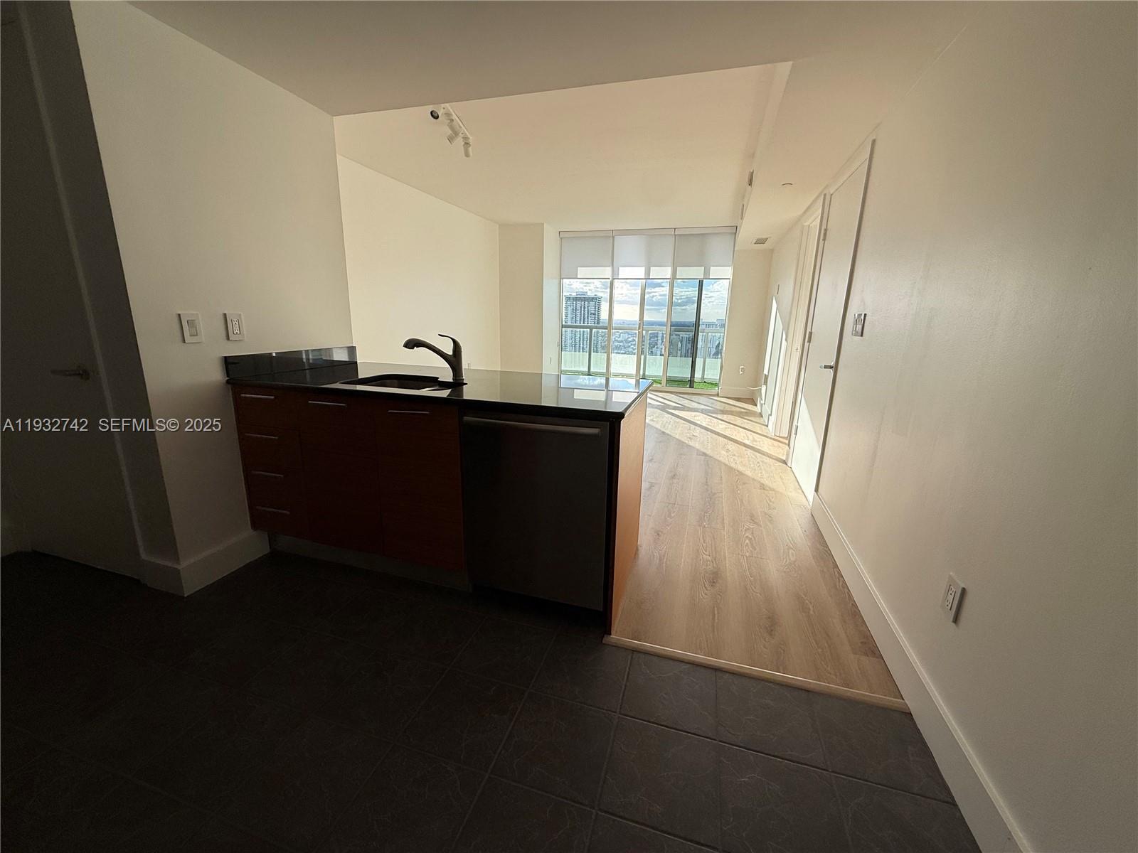 50 Biscayne Blvd # 4807