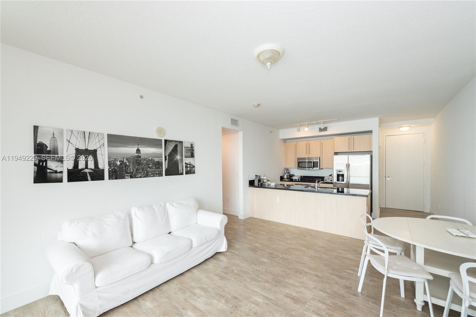 79 SW 12th St Unit: 1911-S