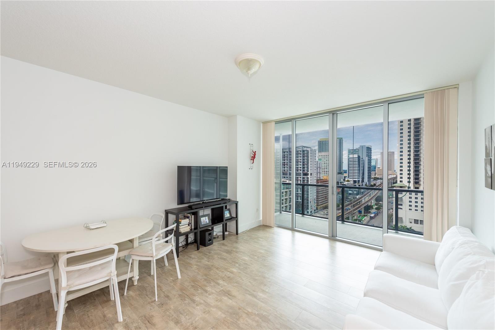 79 SW 12th St Unit: 1911-S