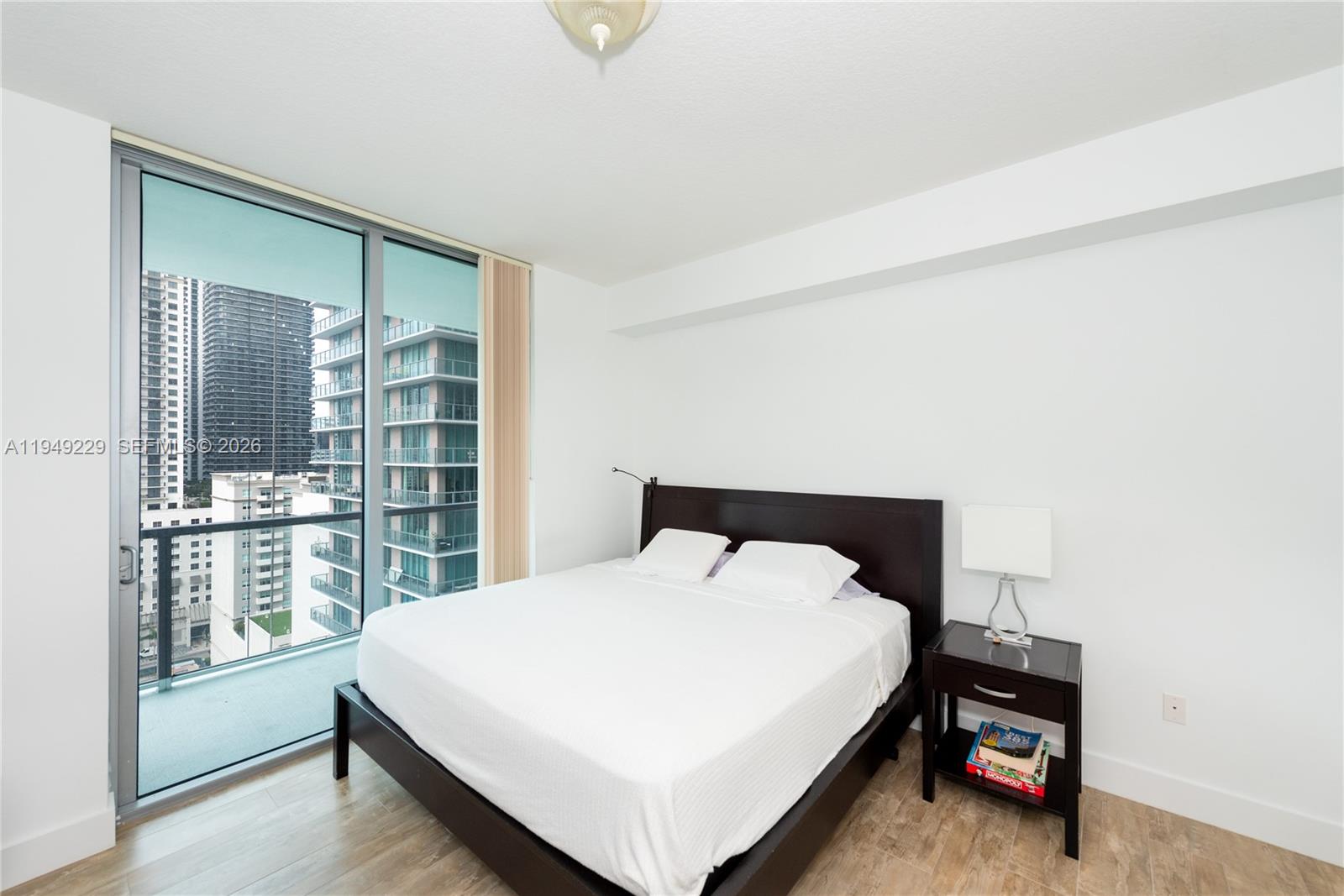 79 SW 12th St Unit: 1911-S