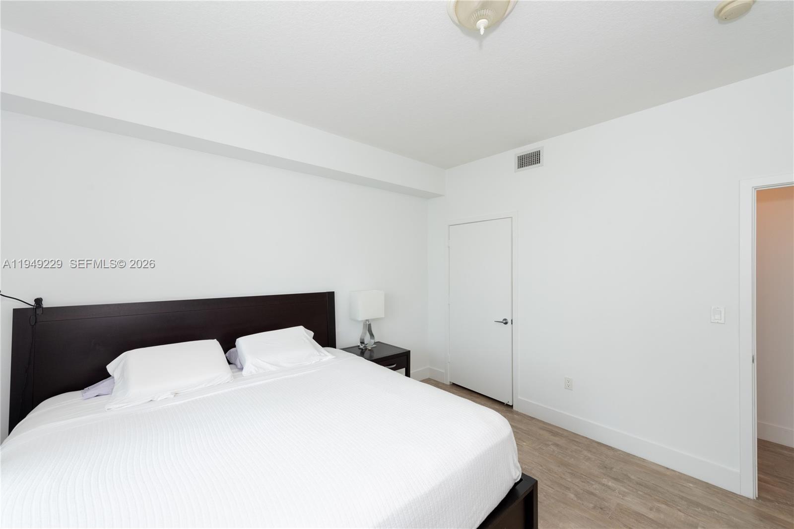 79 SW 12th St Unit: 1911-S