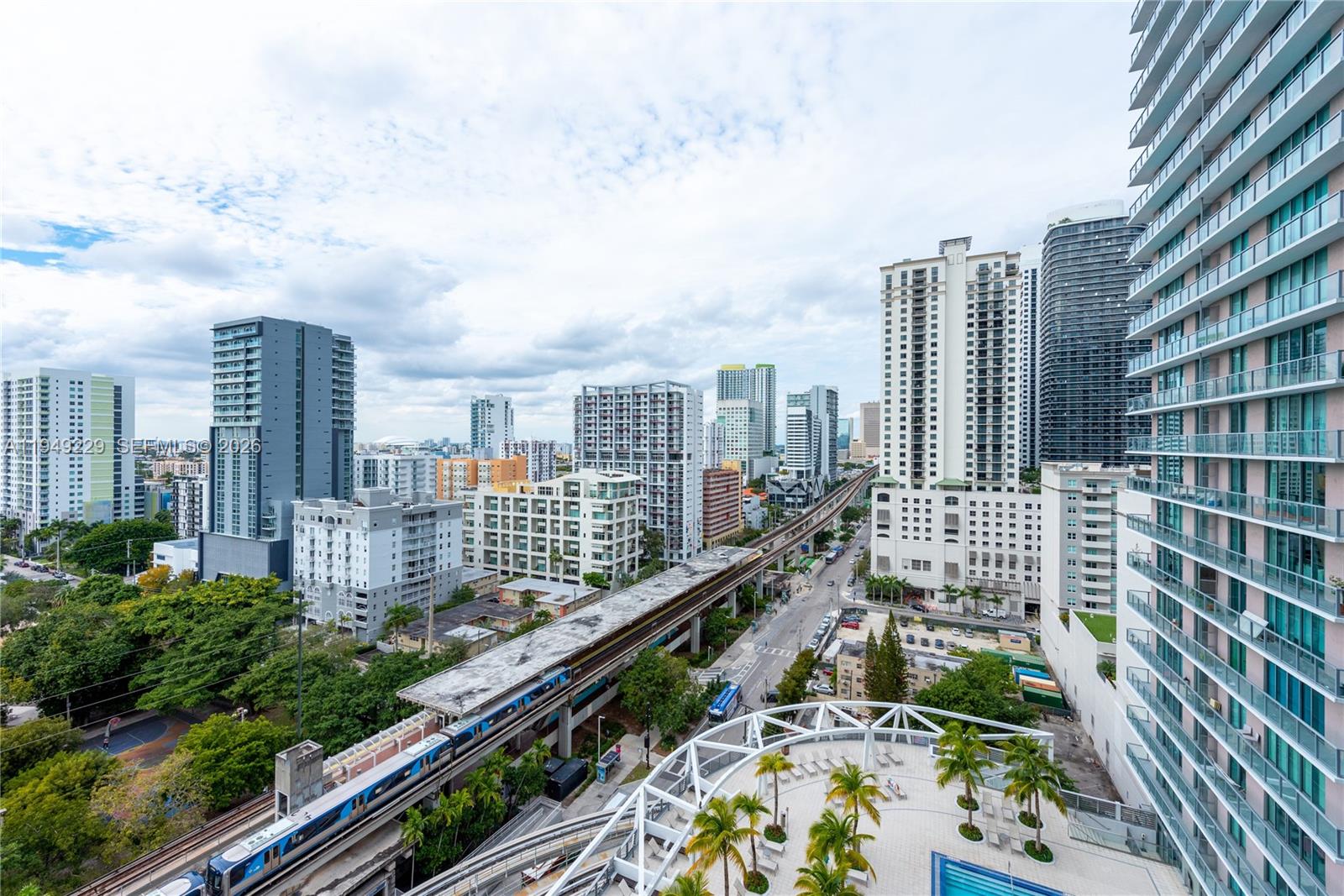 79 SW 12th St Unit: 1911-S