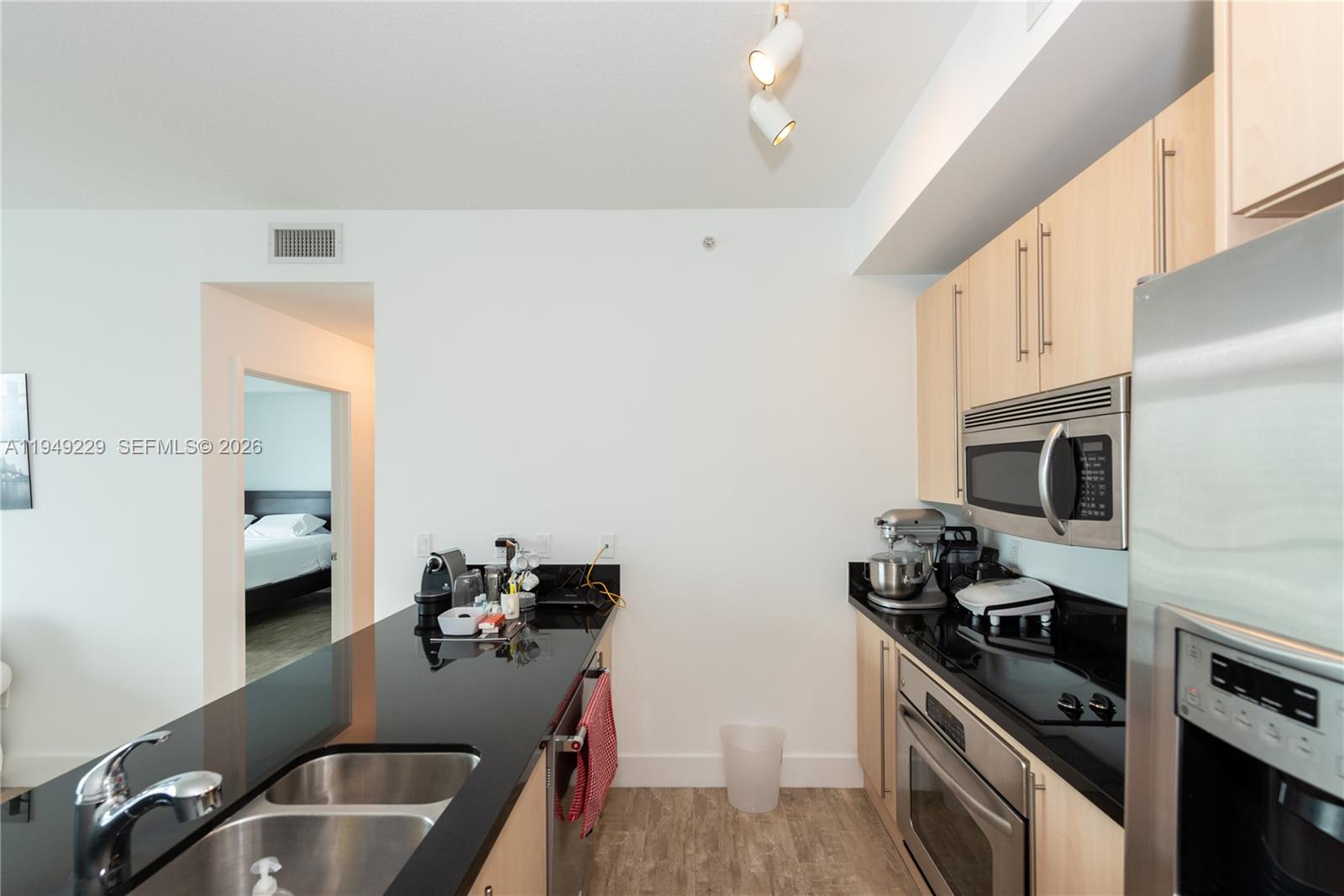 79 SW 12th St Unit: 1911-S