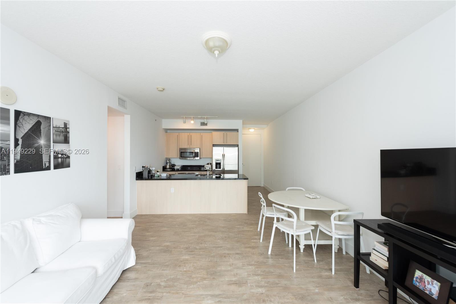 79 SW 12th St Unit: 1911-S