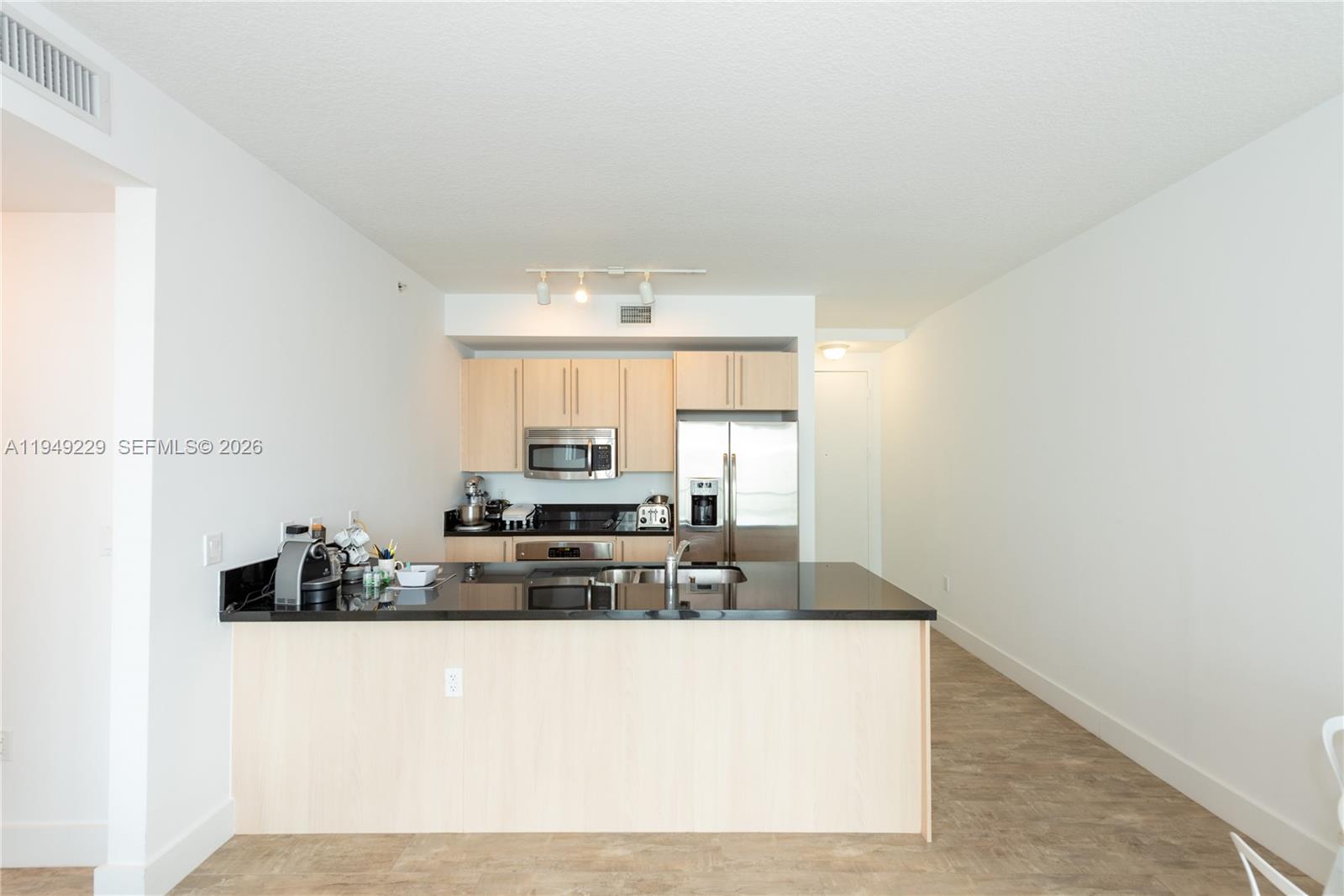 79 SW 12th St Unit: 1911-S