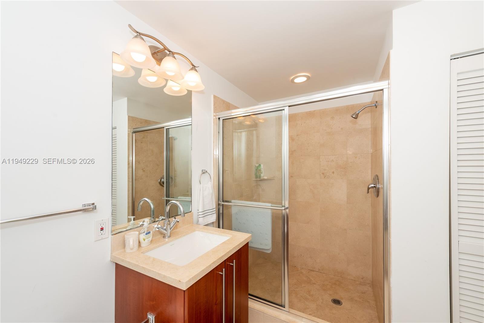 79 SW 12th St Unit: 1911-S