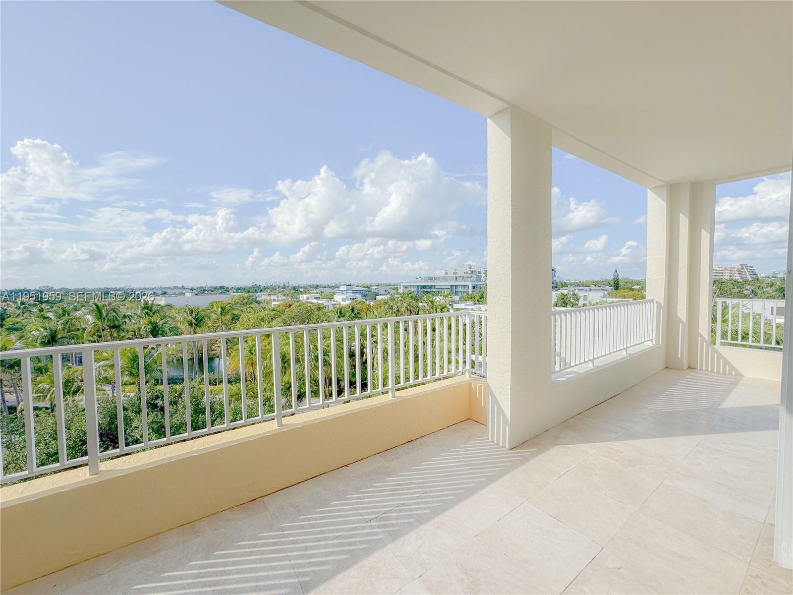 703 Crandon Blvd # 3 Unit: PH-3