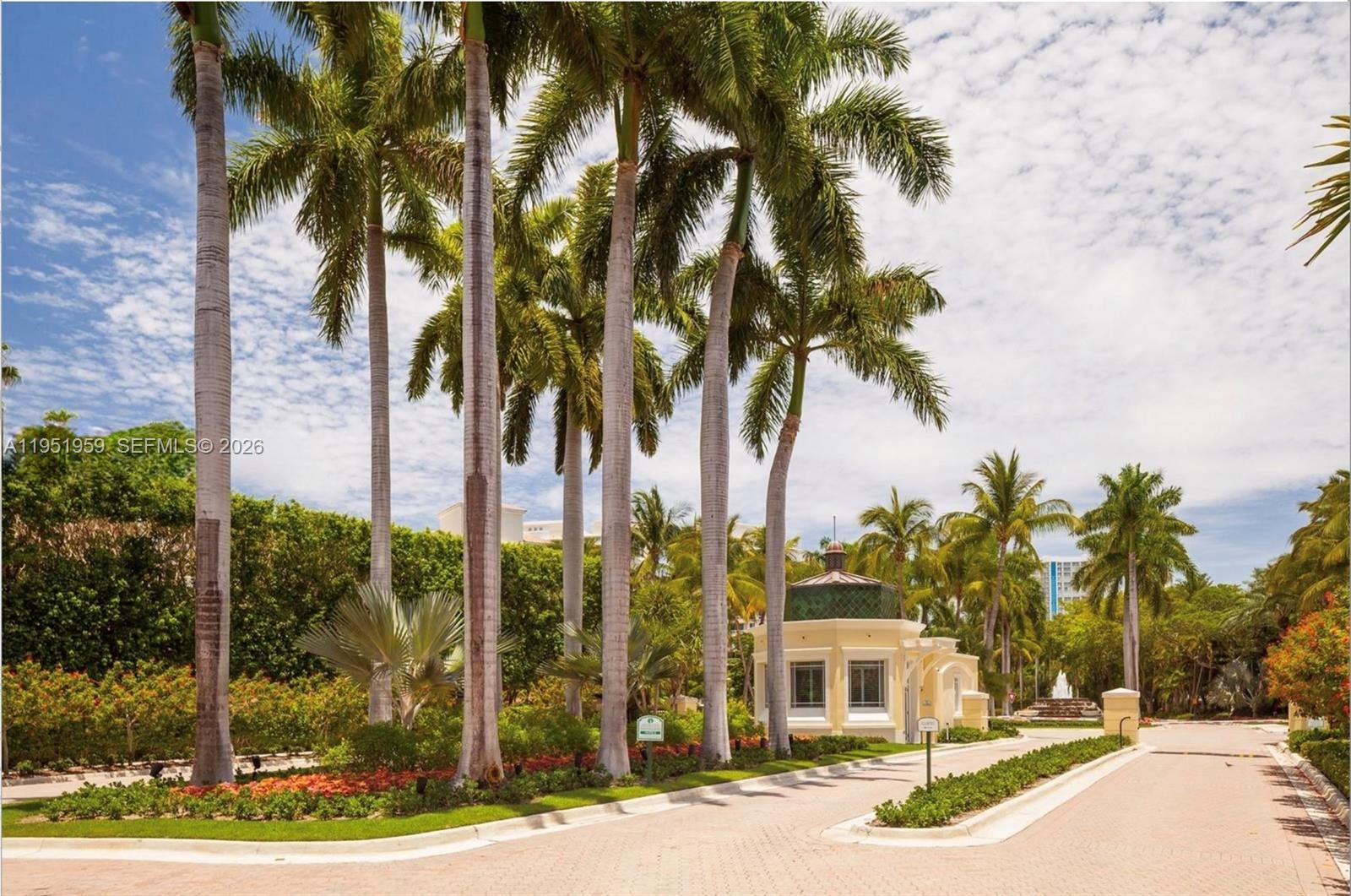 703 Crandon Blvd # 3 Unit: PH-3