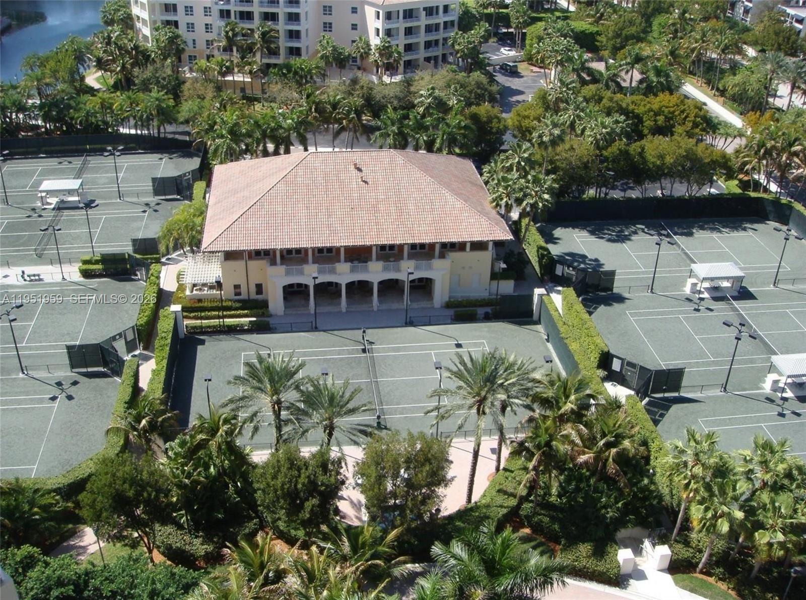 703 Crandon Blvd # 3 Unit: PH-3