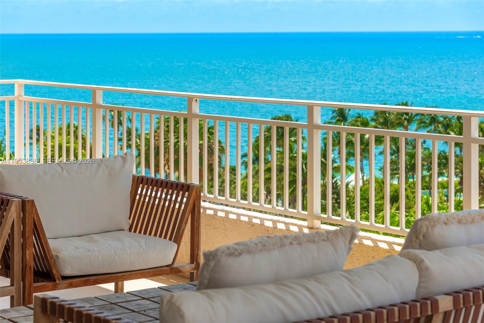 791 Crandon Blvd # 901