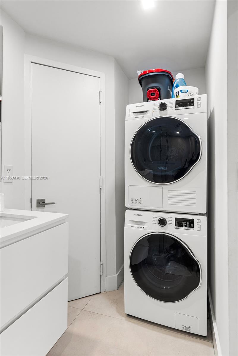 791 Crandon Blvd # 901