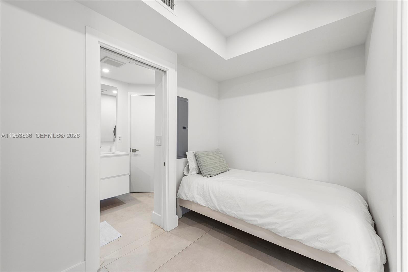 791 Crandon Blvd # 901