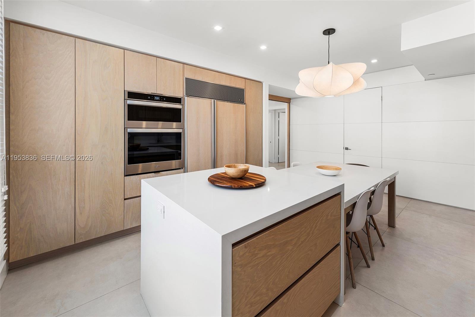 791 Crandon Blvd # 901