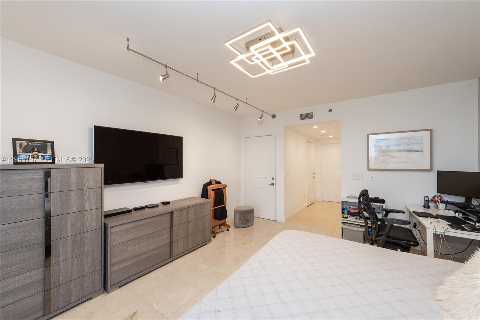 799 Crandon Blvd # 605