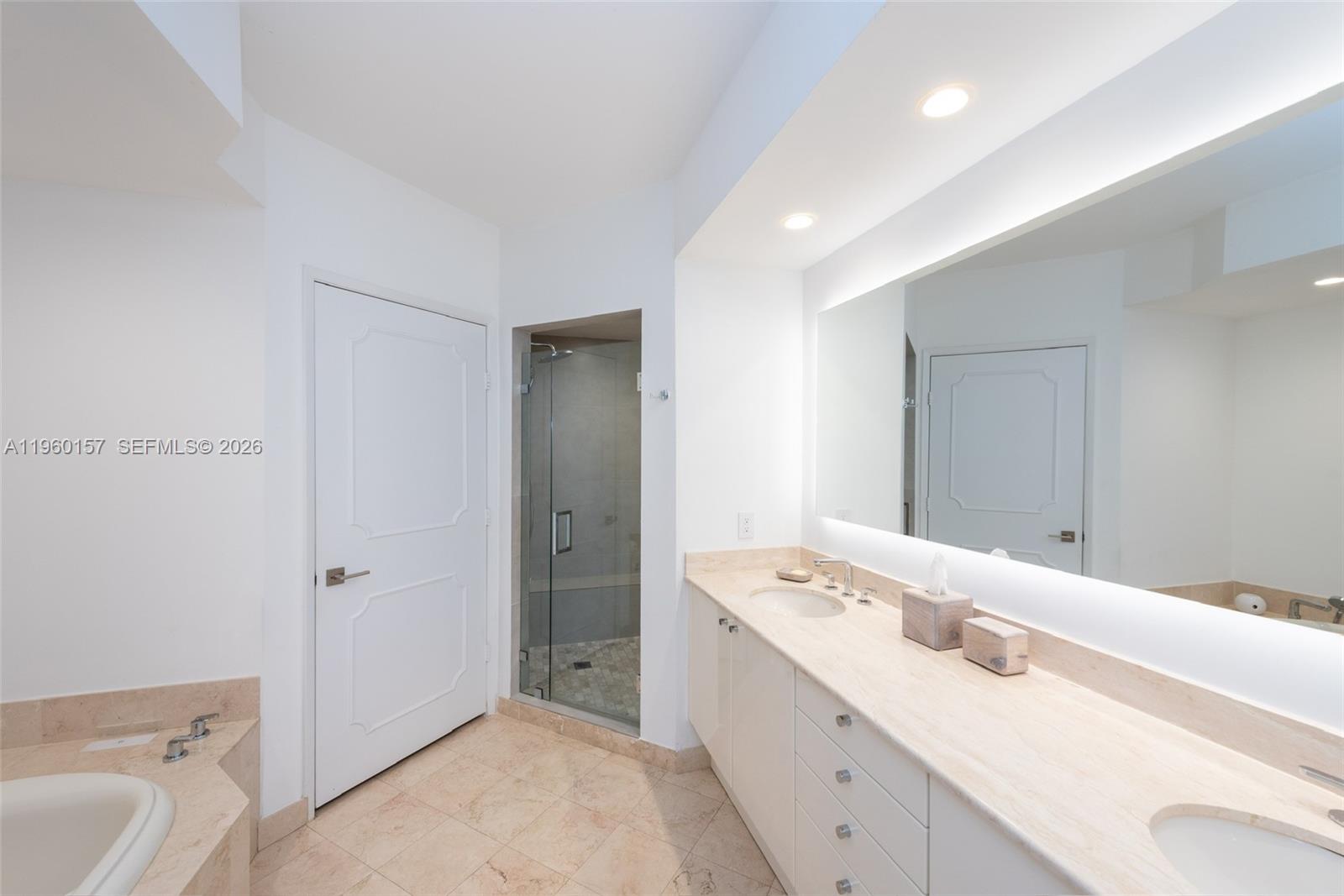 799 Crandon Blvd # 605