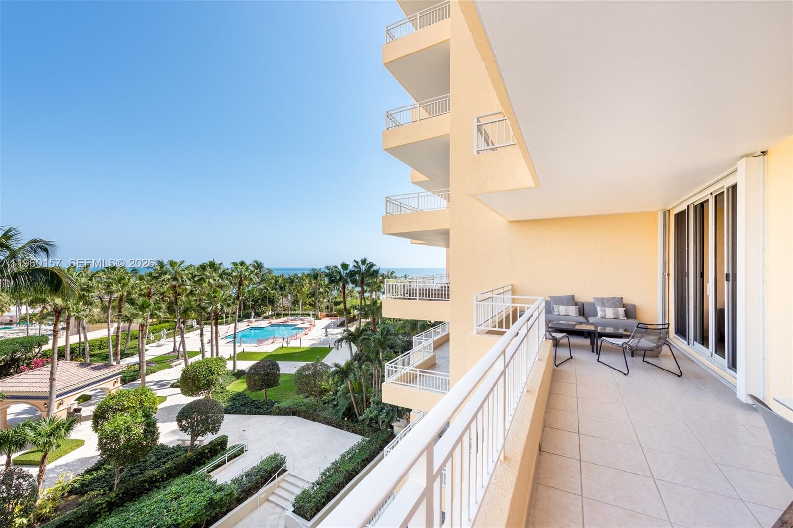 799 Crandon Blvd # 605