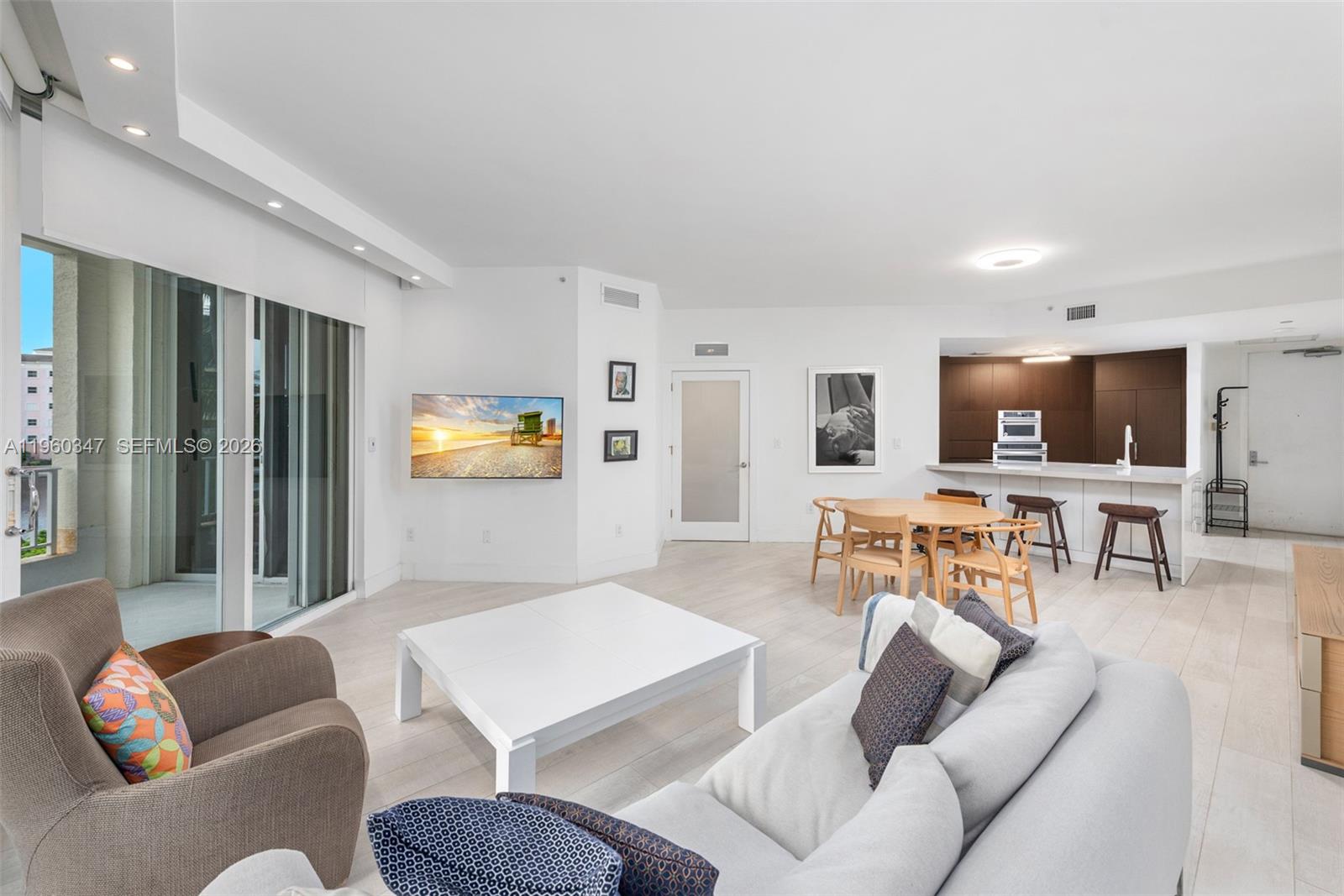 715 Crandon Blvd # 305