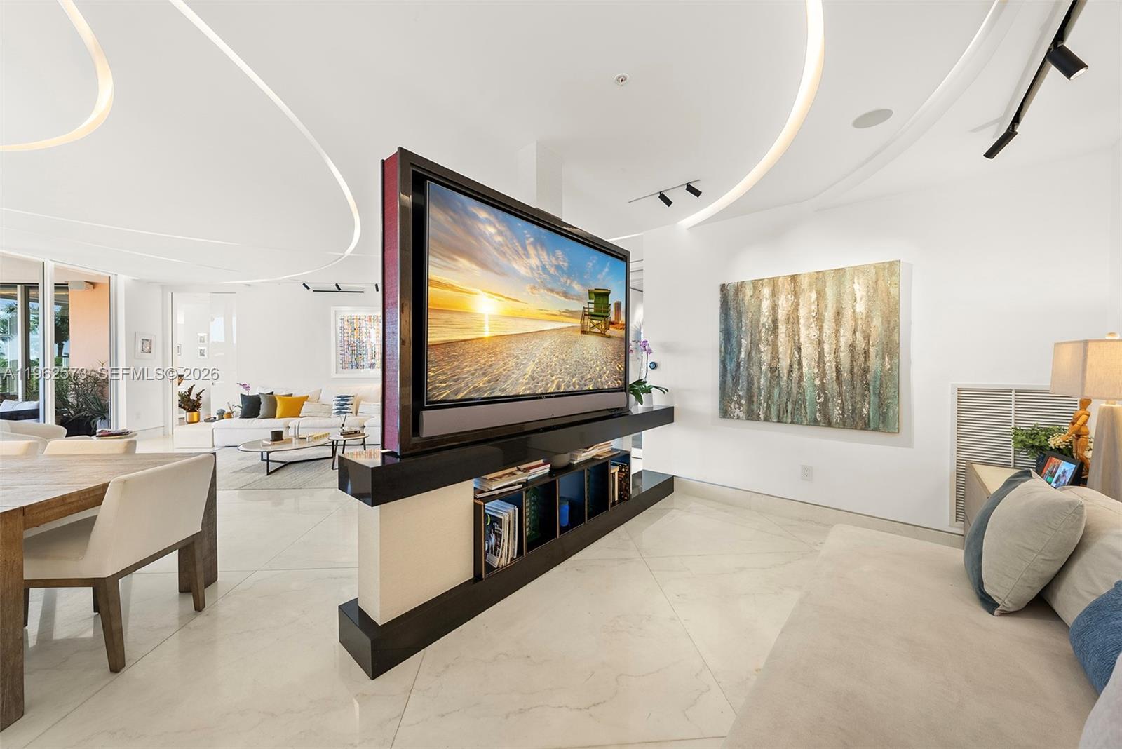 747 Crandon Blvd # 409