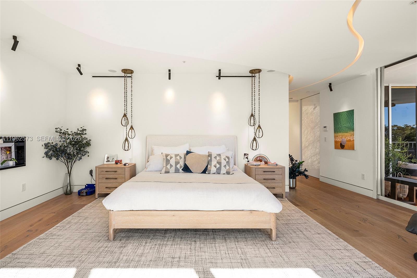 747 Crandon Blvd # 409