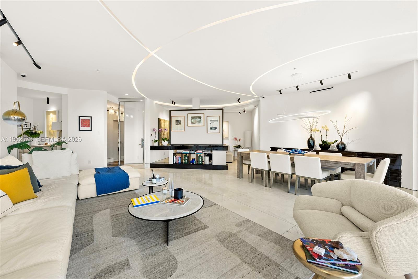 747 Crandon Blvd # 409