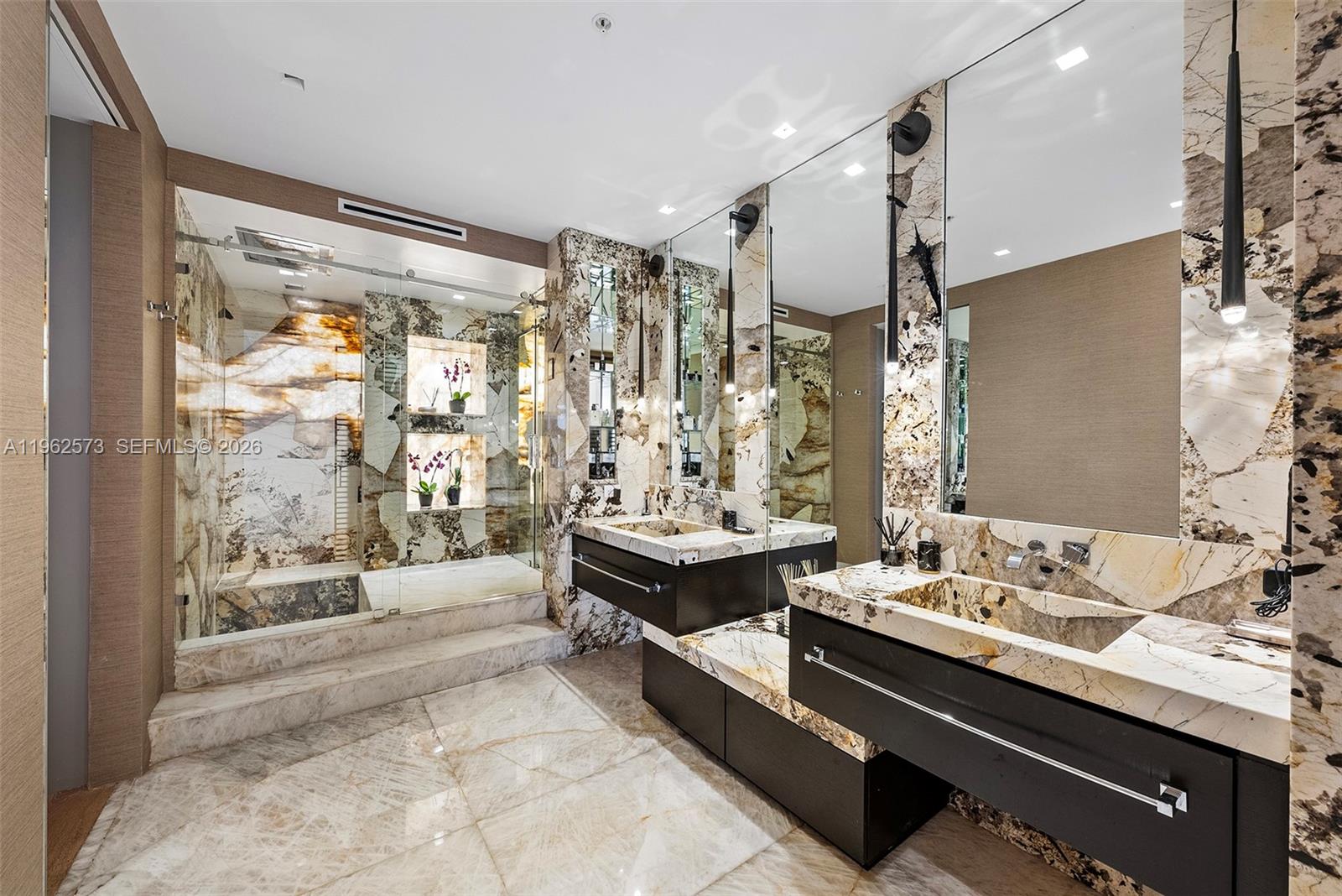 747 Crandon Blvd # 409