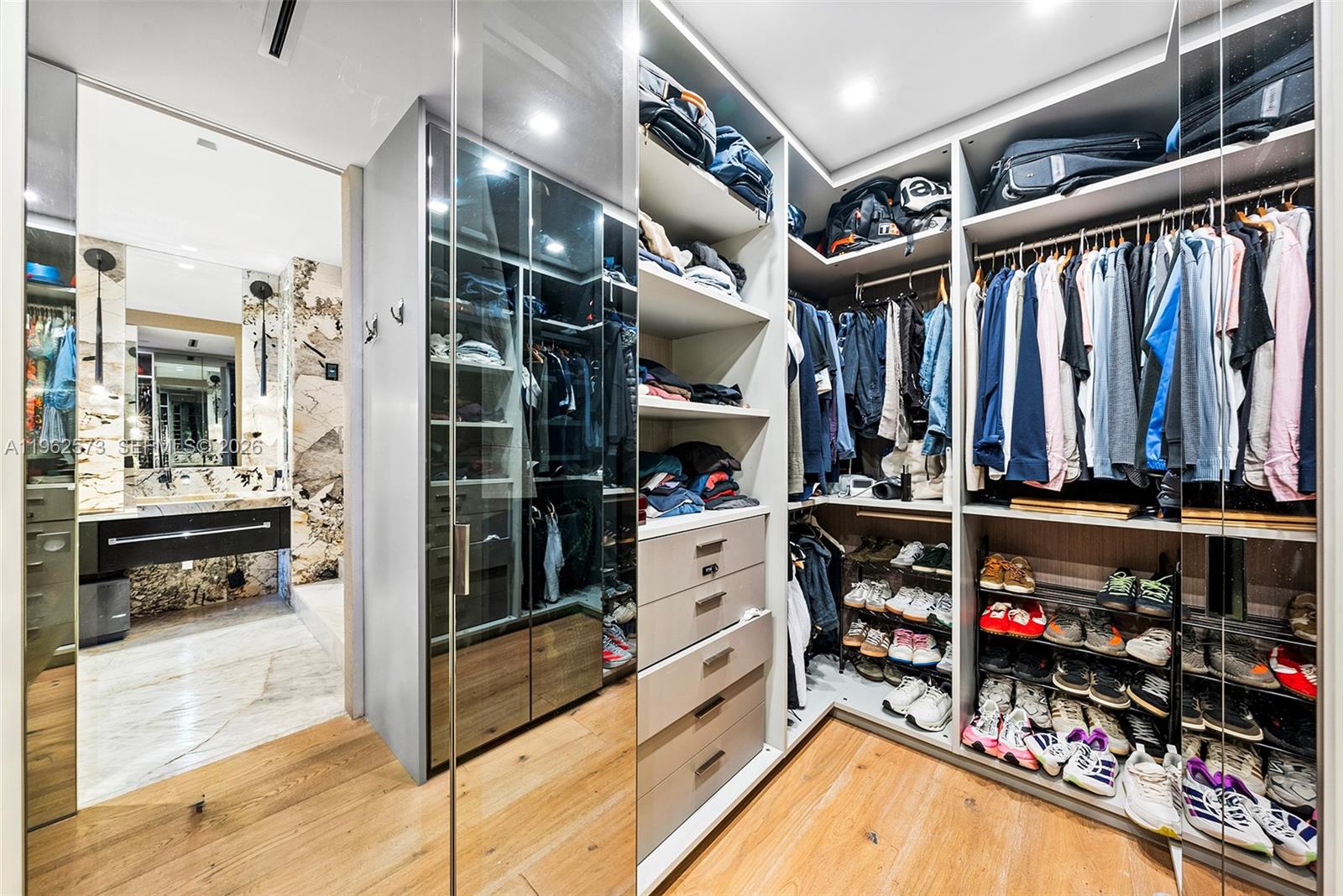 747 Crandon Blvd # 409