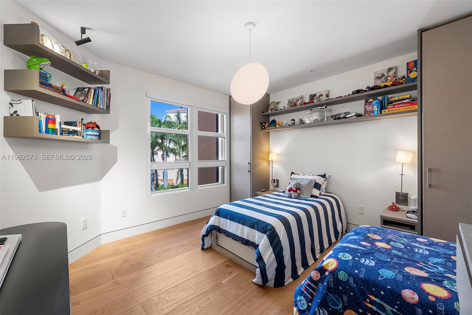 747 Crandon Blvd # 409