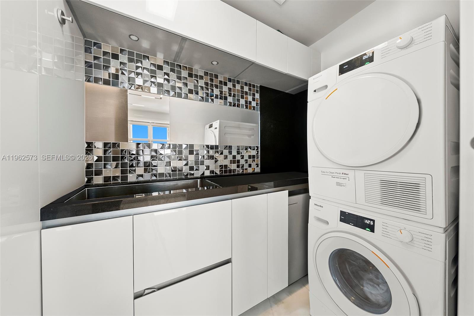 747 Crandon Blvd # 409