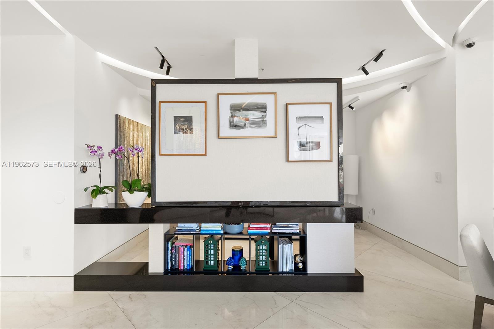 747 Crandon Blvd # 409