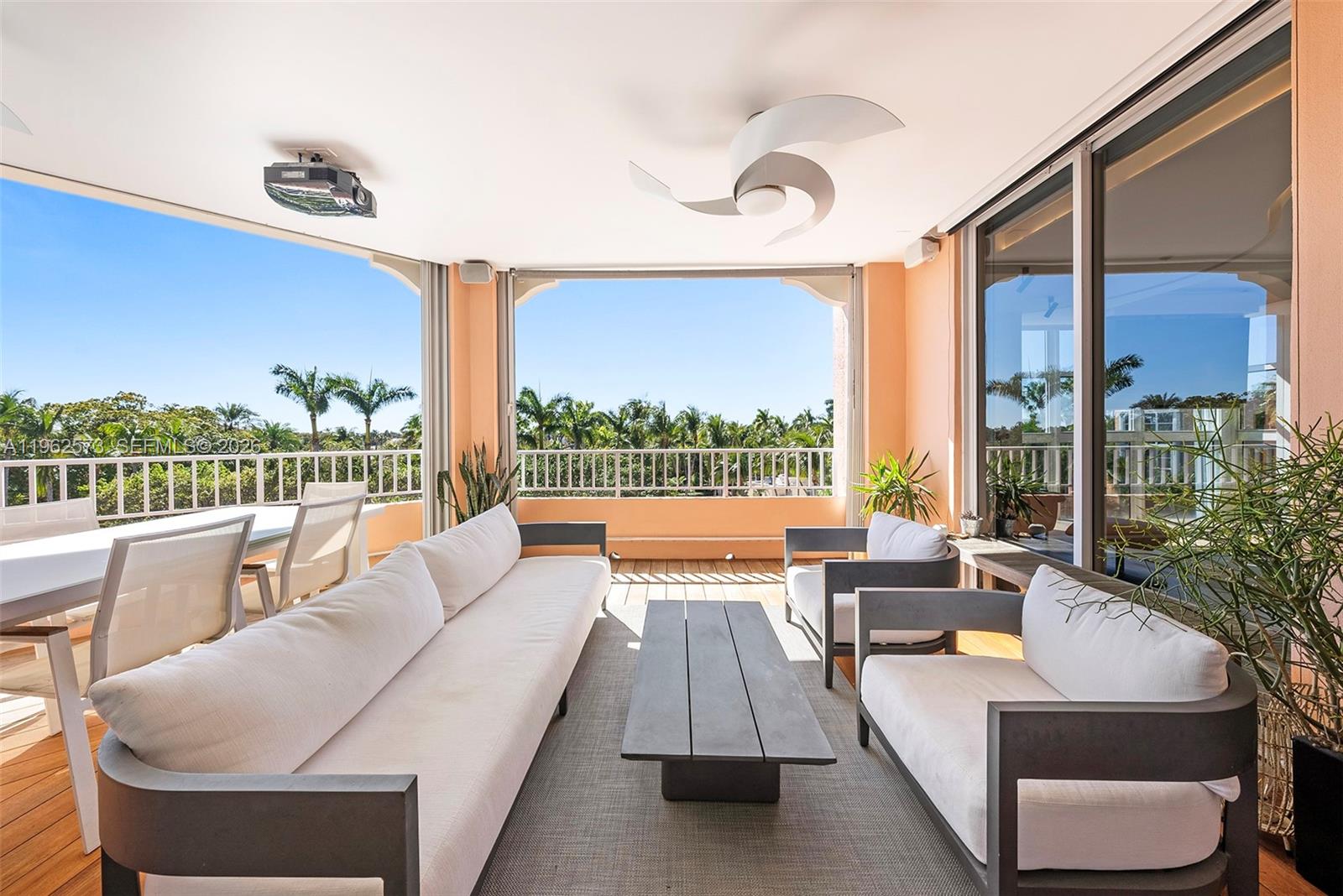 747 Crandon Blvd # 409