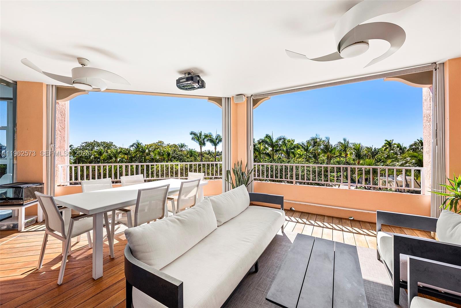 747 Crandon Blvd # 409