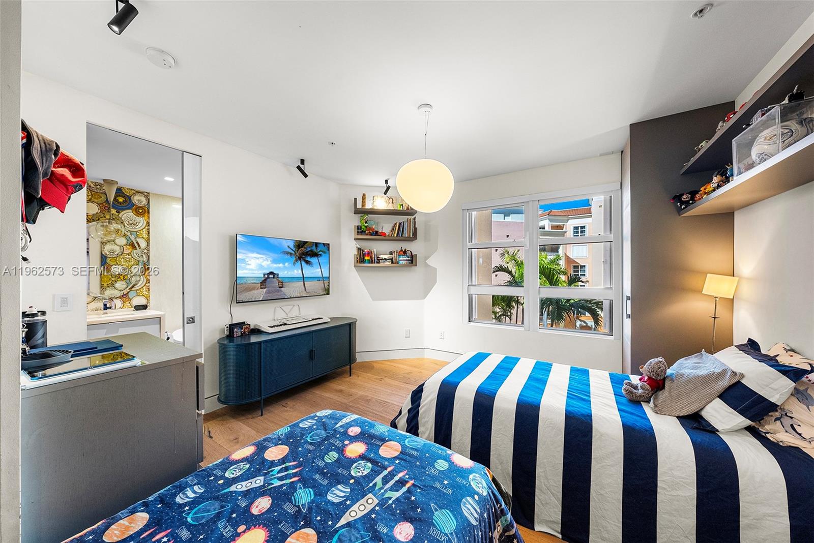 747 Crandon Blvd # 409