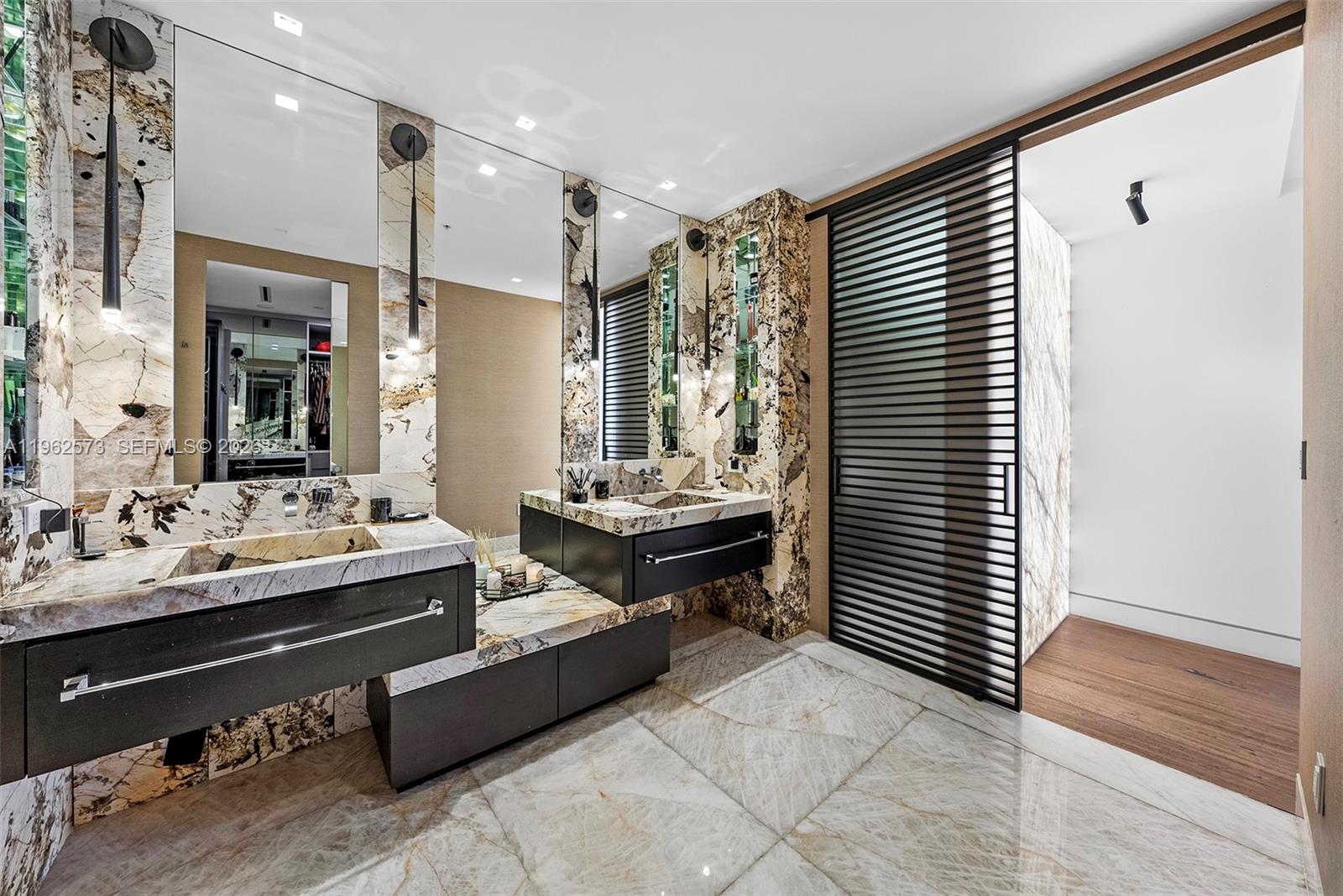 747 Crandon Blvd # 409