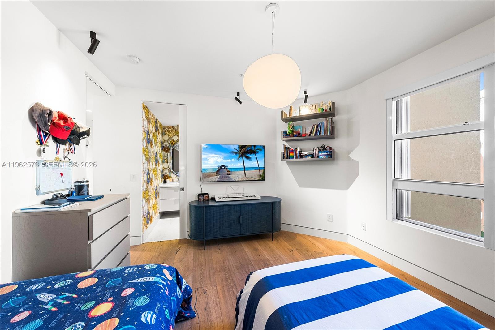 747 Crandon Blvd # 409