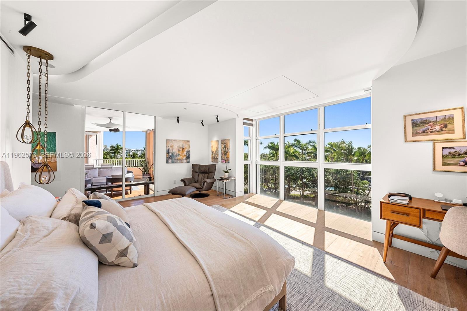 747 Crandon Blvd # 409