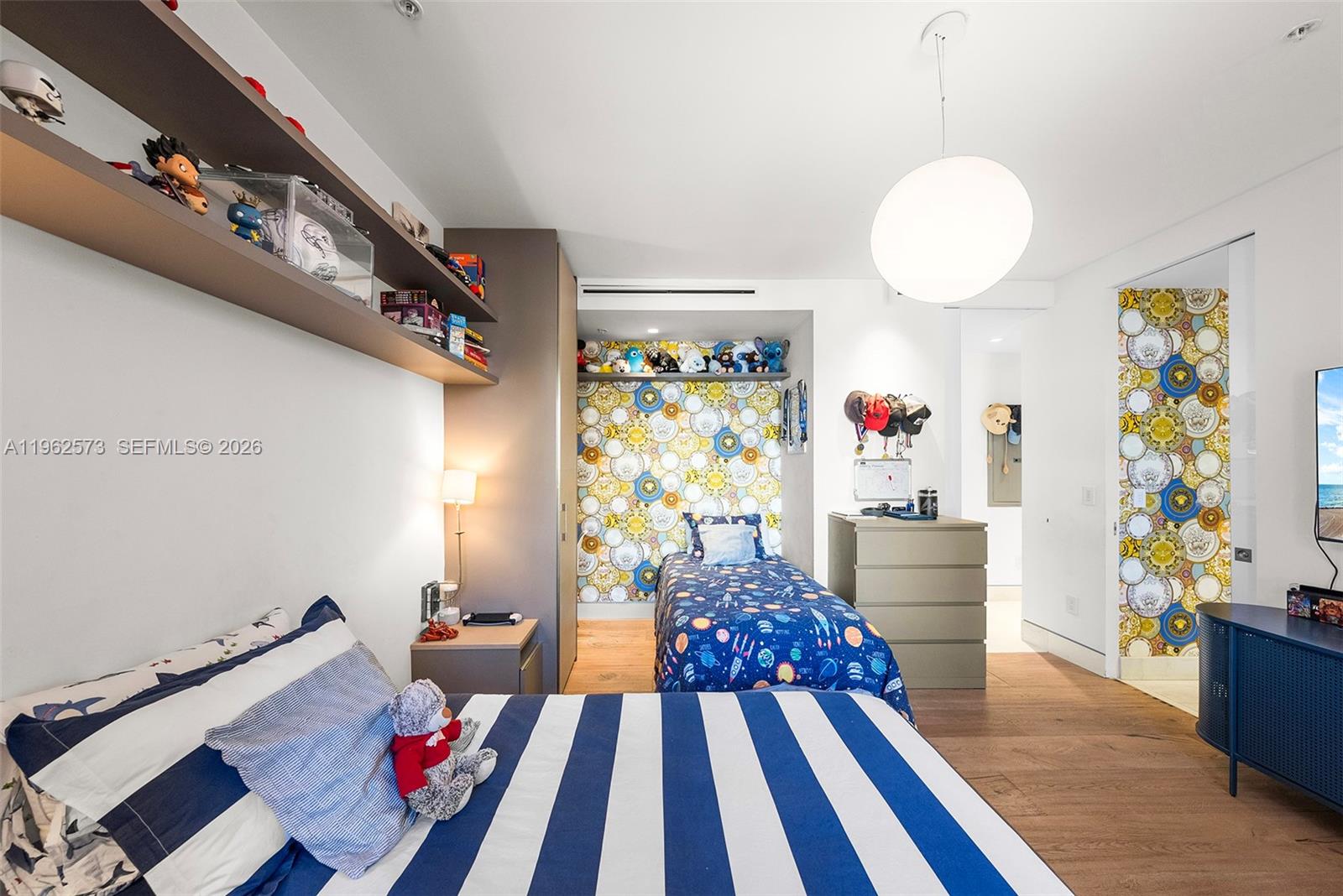 747 Crandon Blvd # 409