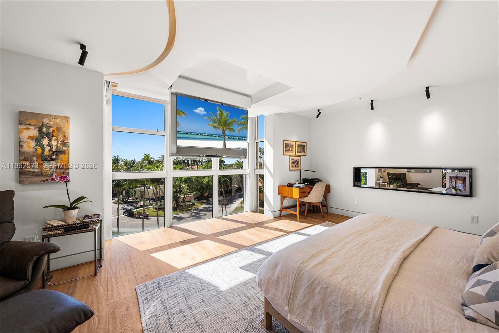 747 Crandon Blvd # 409