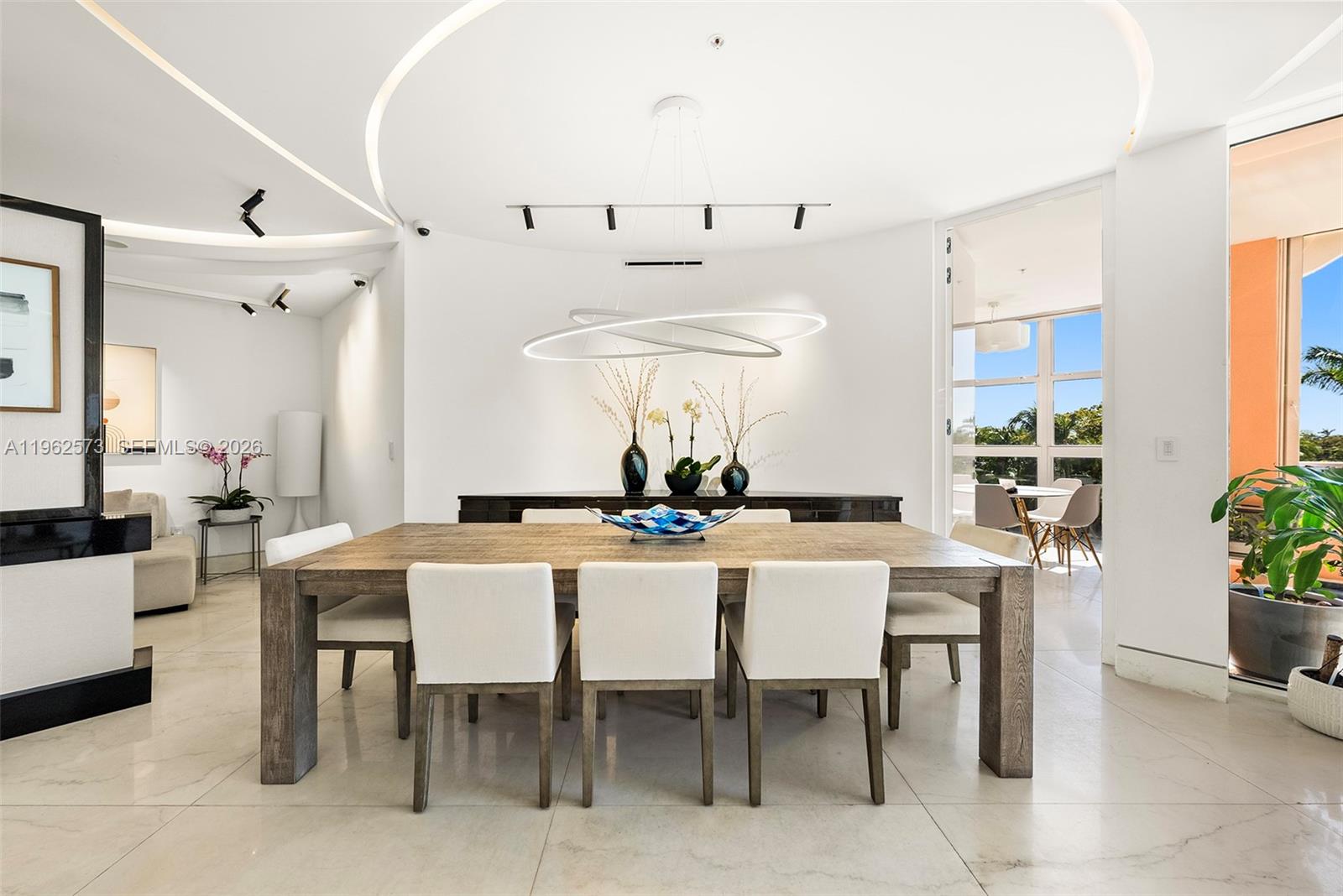 747 Crandon Blvd # 409