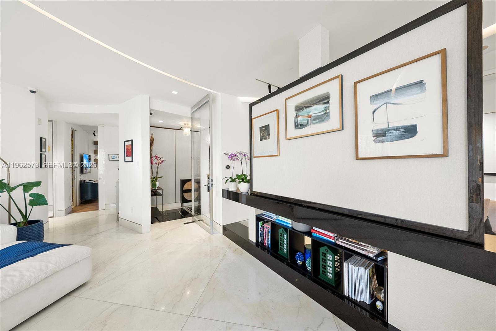 747 Crandon Blvd # 409