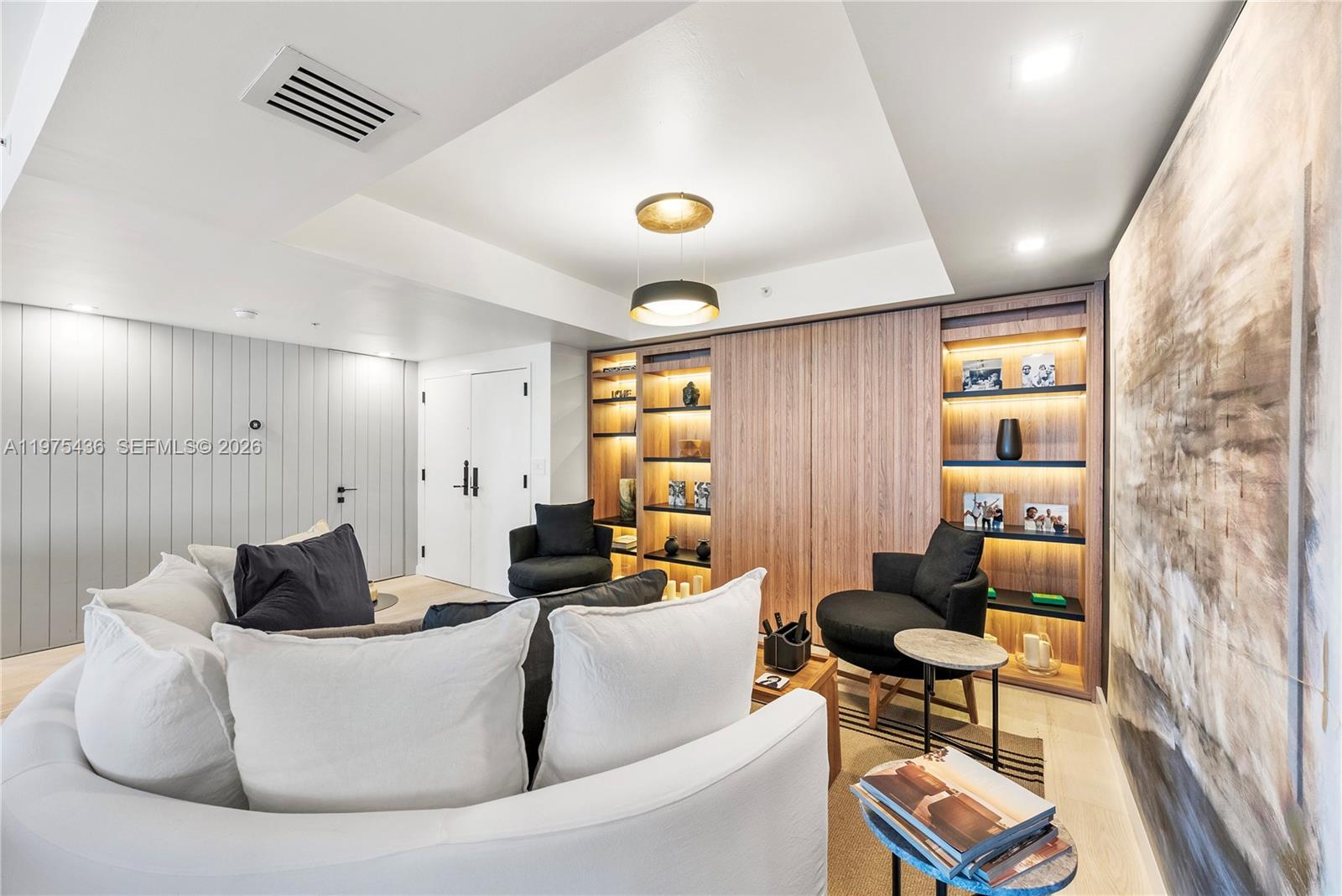 10205 Collins Ave # 605