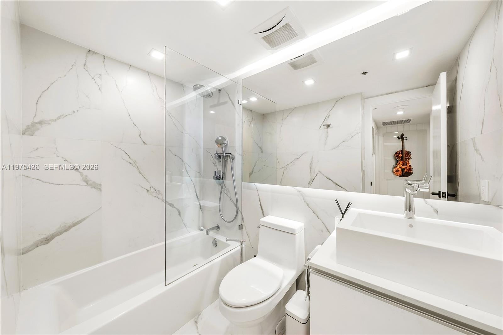 10205 Collins Ave # 605