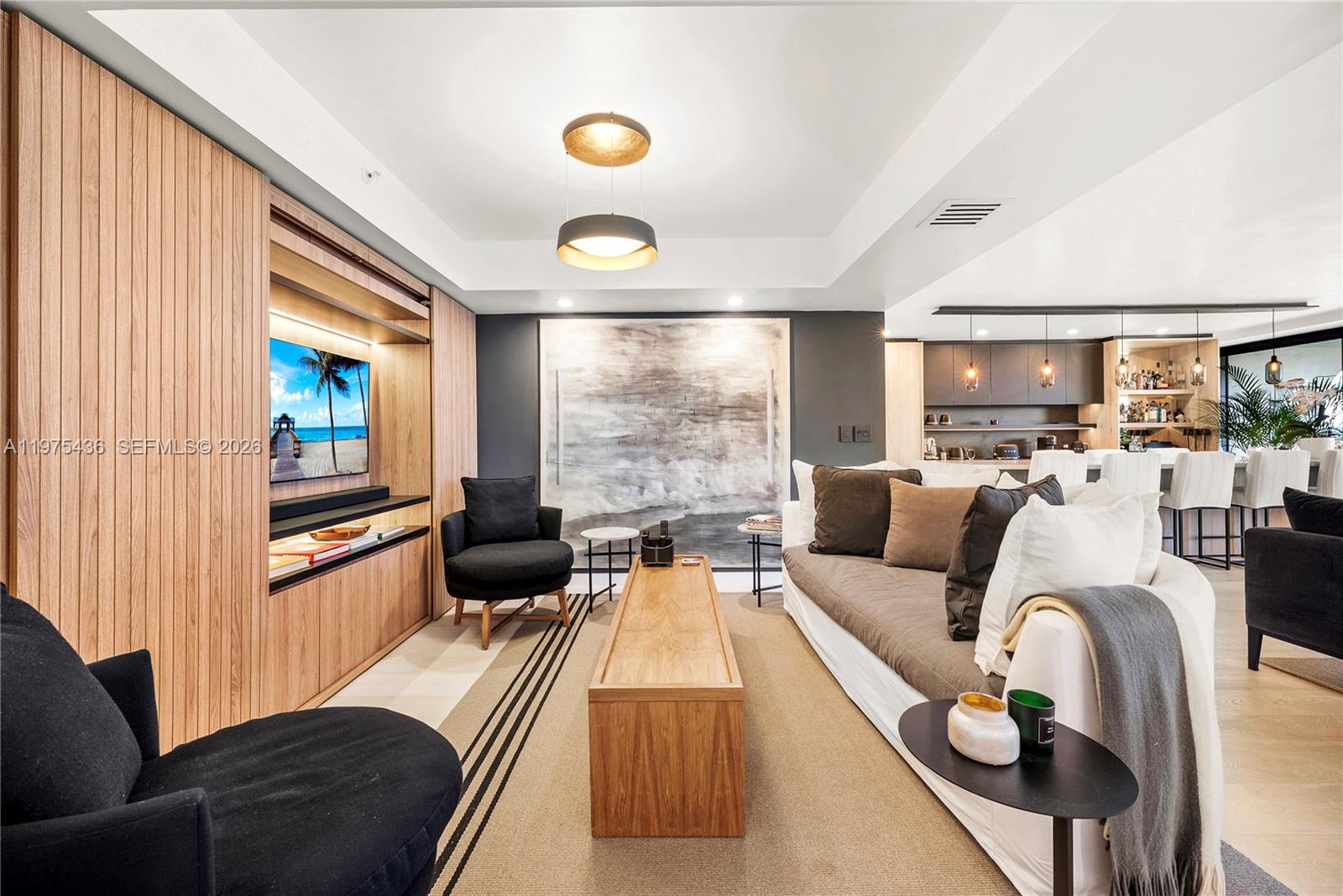 10205 Collins Ave # 605