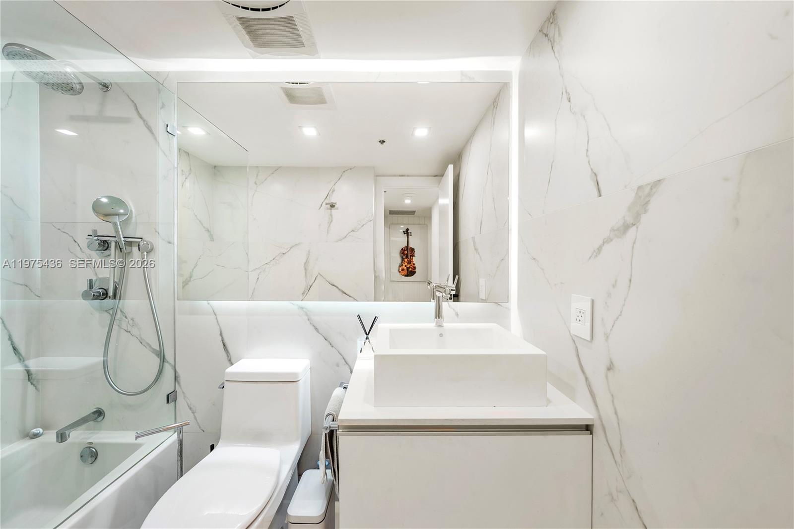 10205 Collins Ave # 605