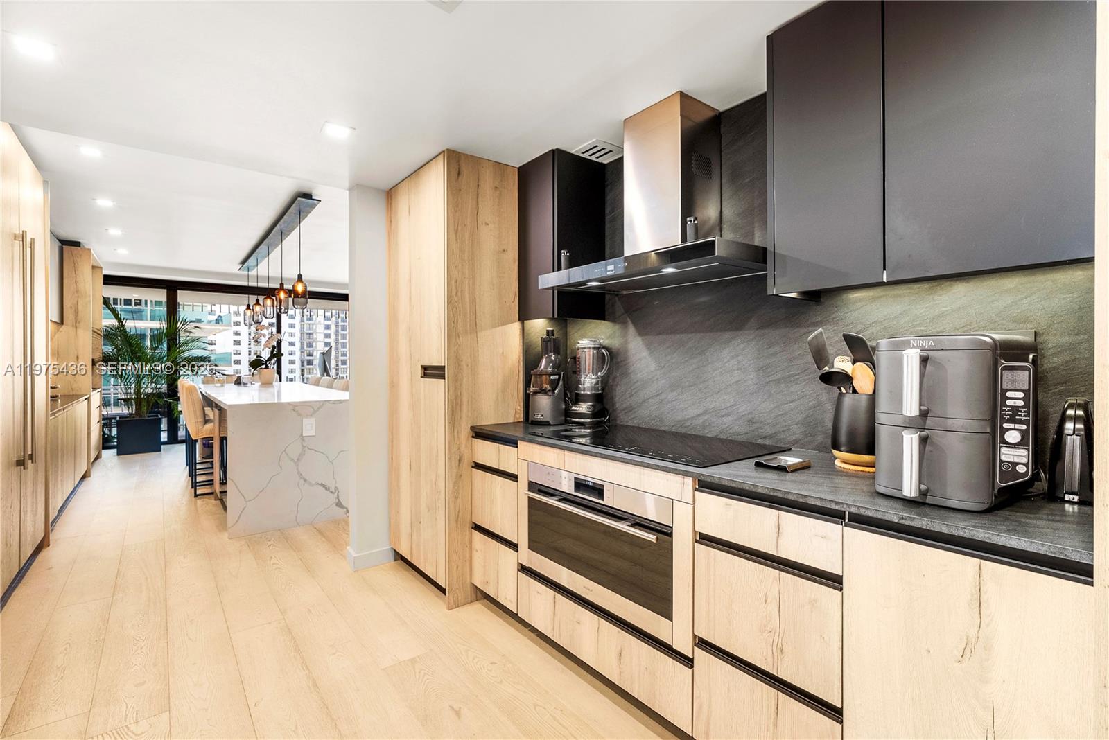 10205 Collins Ave # 605