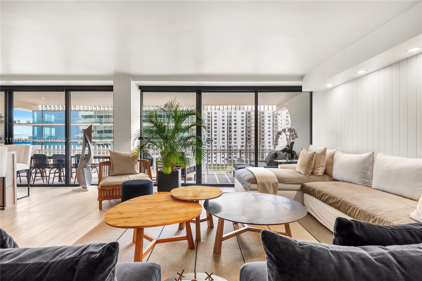 10205 Collins Ave # 605