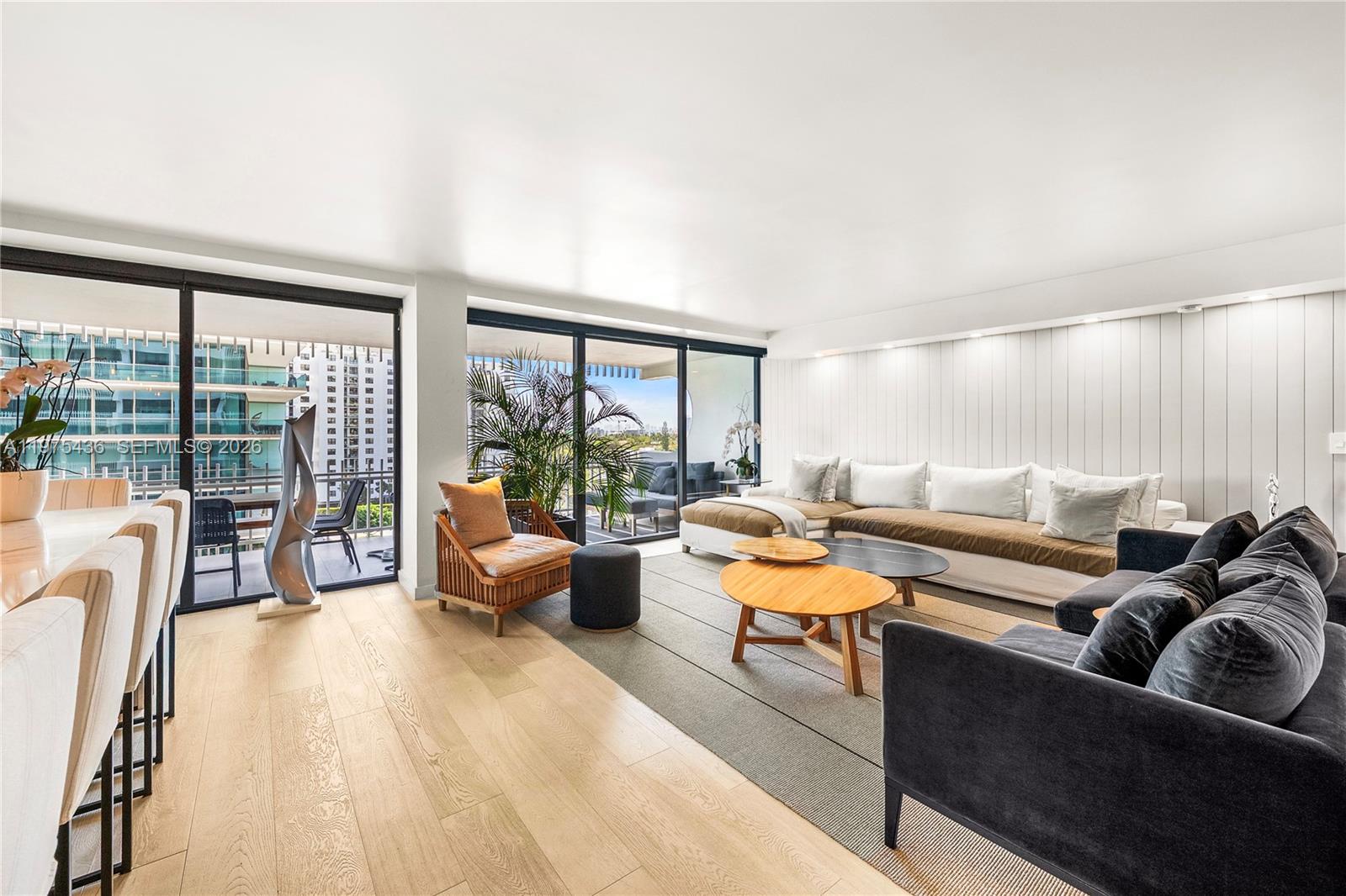 10205 Collins Ave # 605