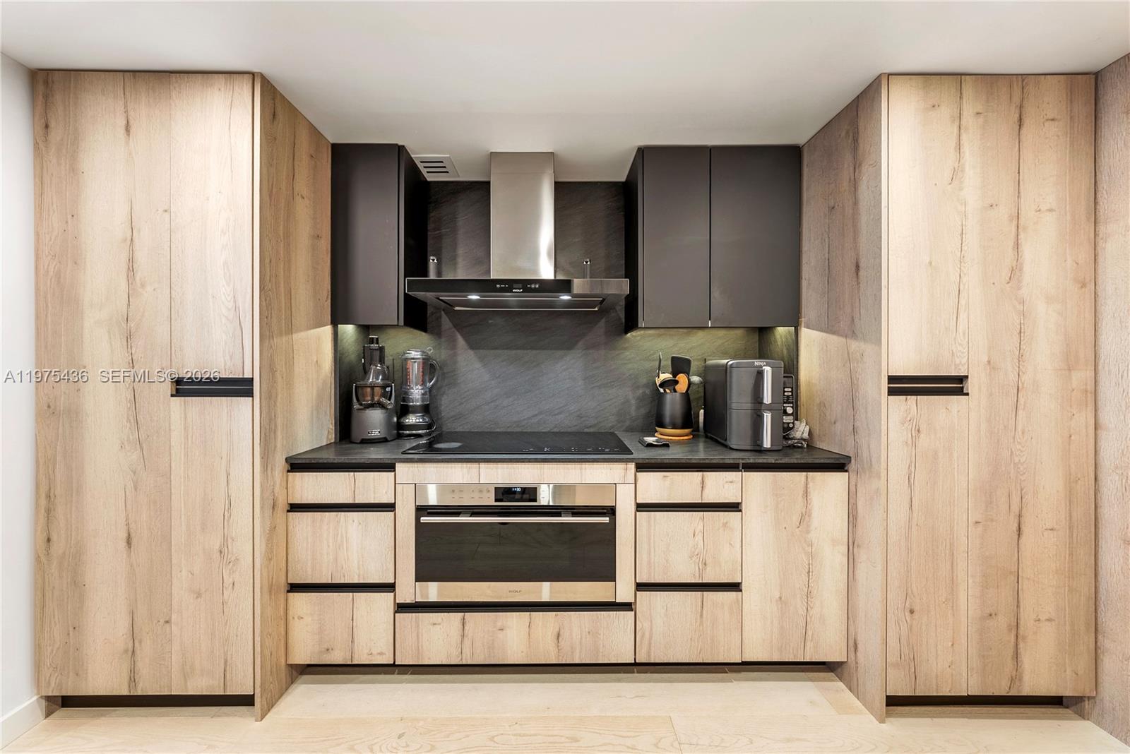 10205 Collins Ave # 605